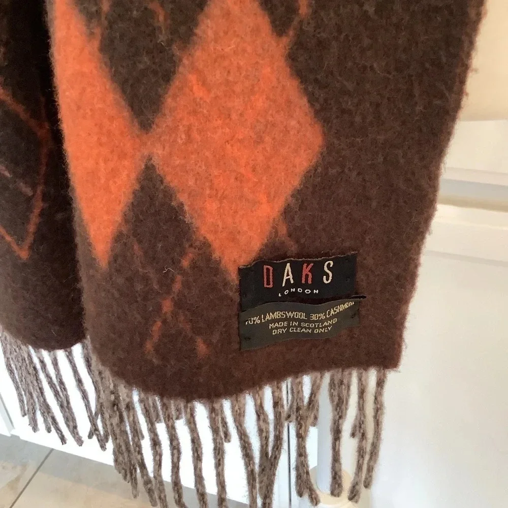 Daks Wool & Cashmere Argyle Fringe Scarf Made in Scotland Brown and Oran… - Picture 3 of 6